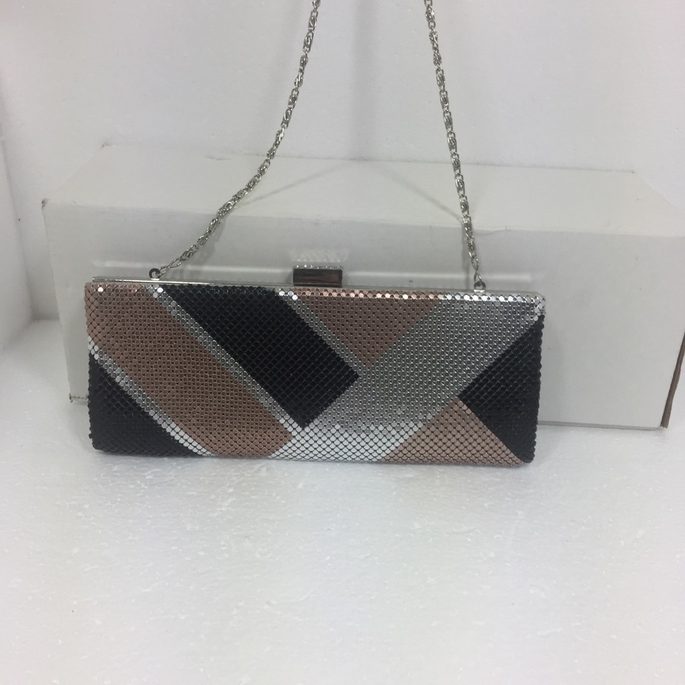Lulu Townsend Clutch. With Chain. - Picture 5 of 8